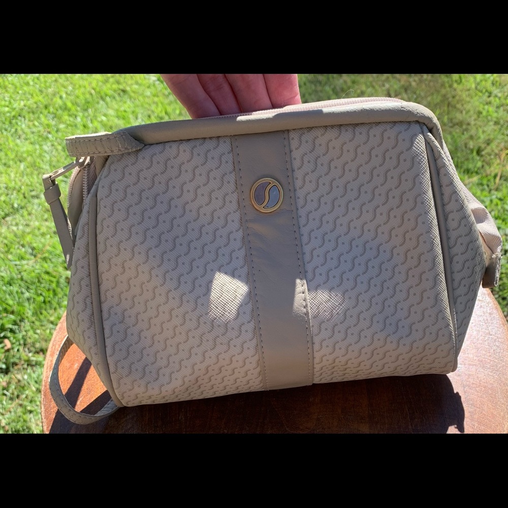 Vintage, tan canvas & vegan leather, old lady clutch/ purse with top zipper!